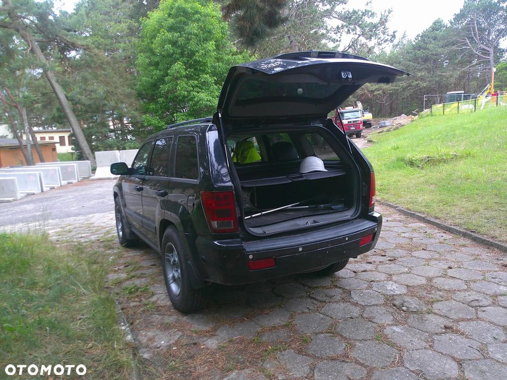 Jeep Grand Cherokee - 29