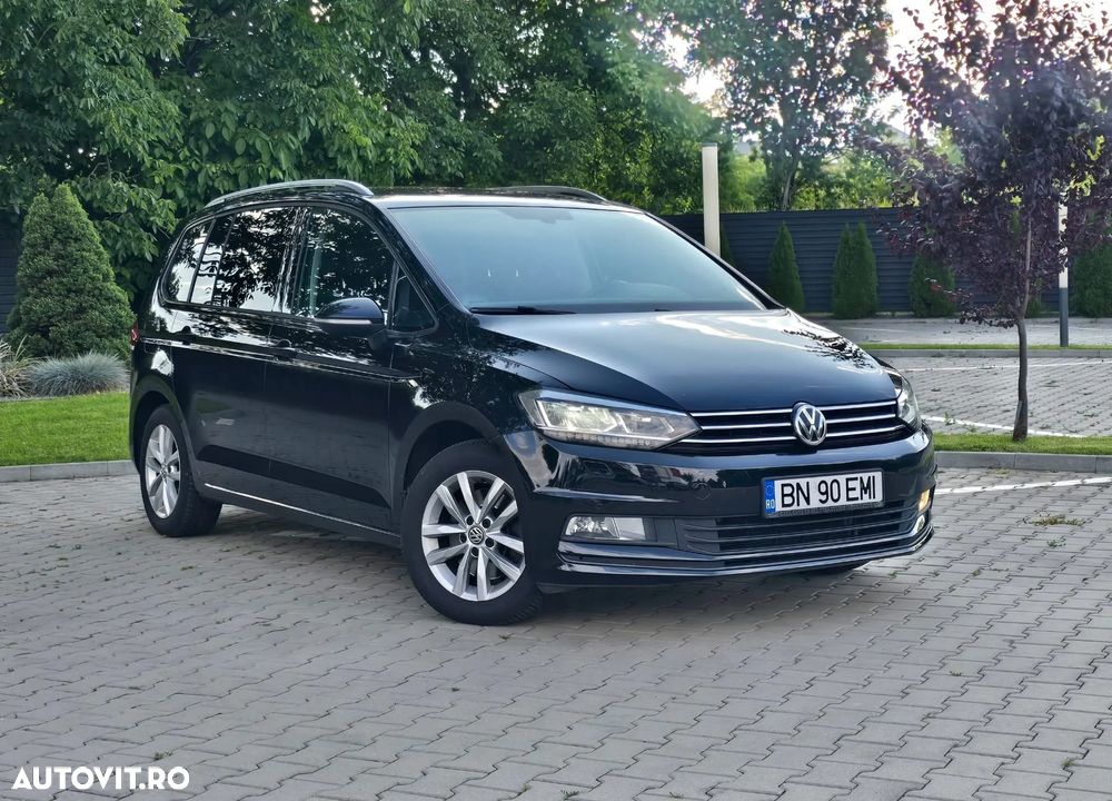 VOLKSWAGEN Touran 2016