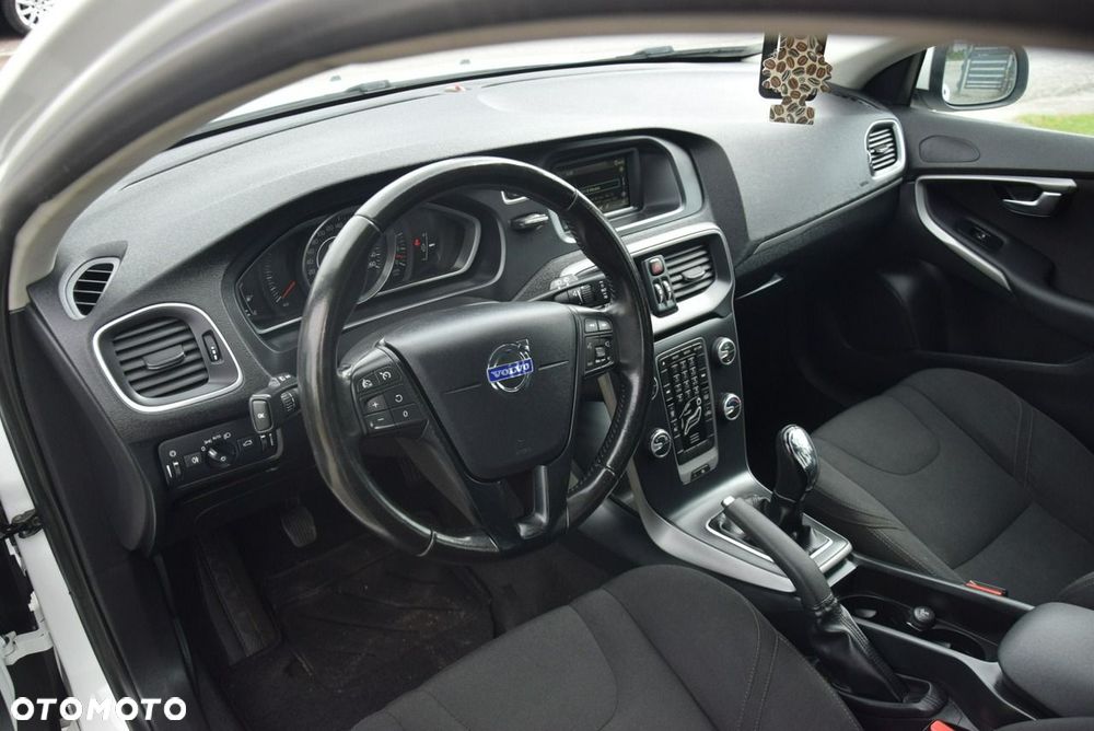 Volvo V40 D2 - 26
