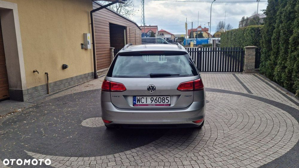 Volkswagen Golf - 5