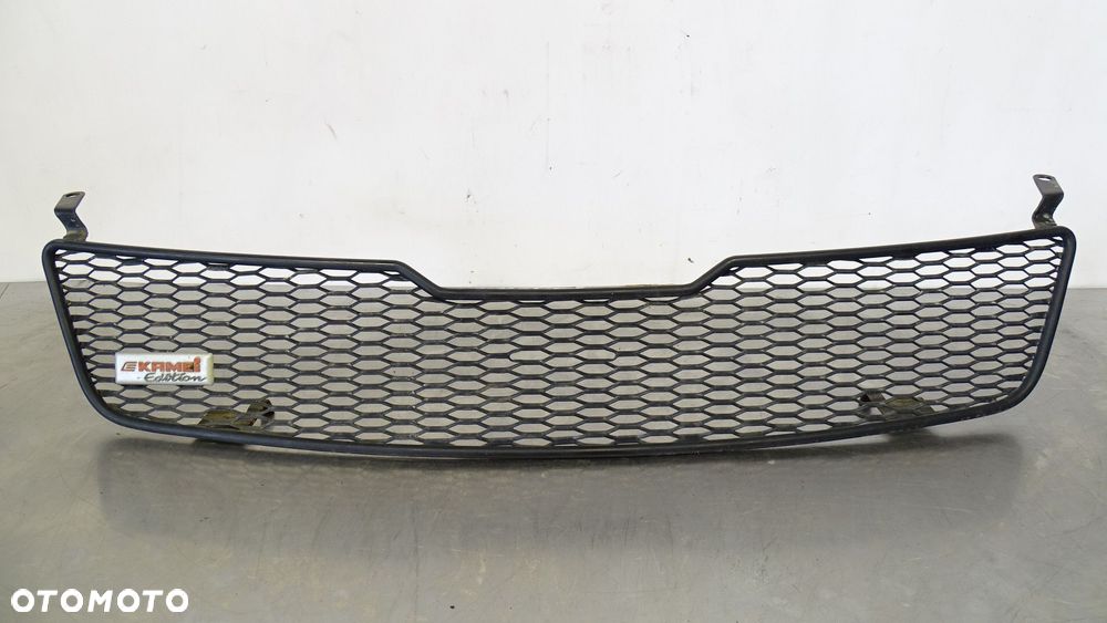 GRILL ATRAPA VOLKSWAGEN PASSAT B5 - 1