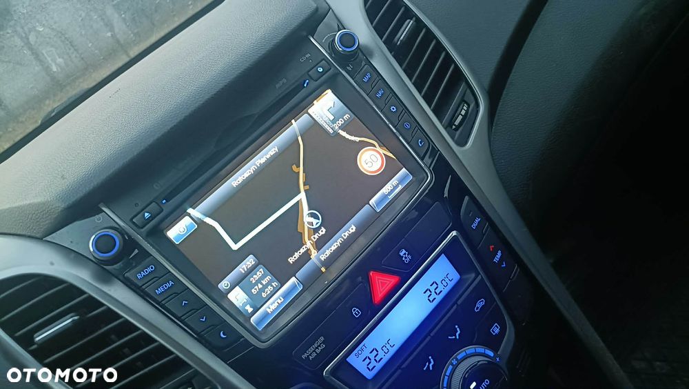 Hyundai i30 blue 1.6 CRDi Trend - 13