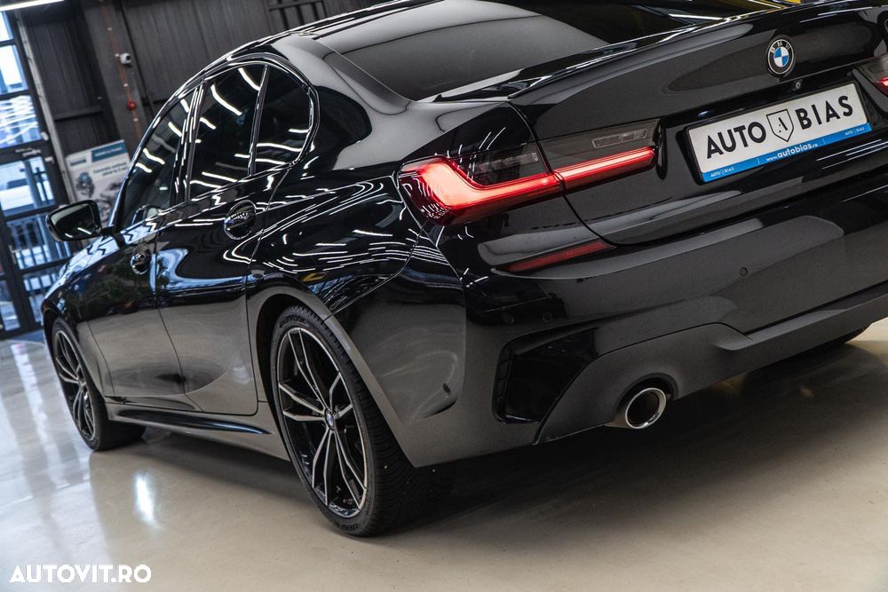 BMW Seria 3 320d Aut. M Sport - 32