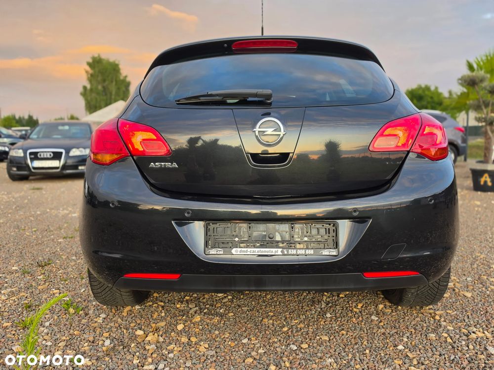 Opel Astra 1.6 Design Edition - 9