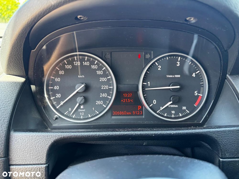 BMW X1 xDrive18d - 10