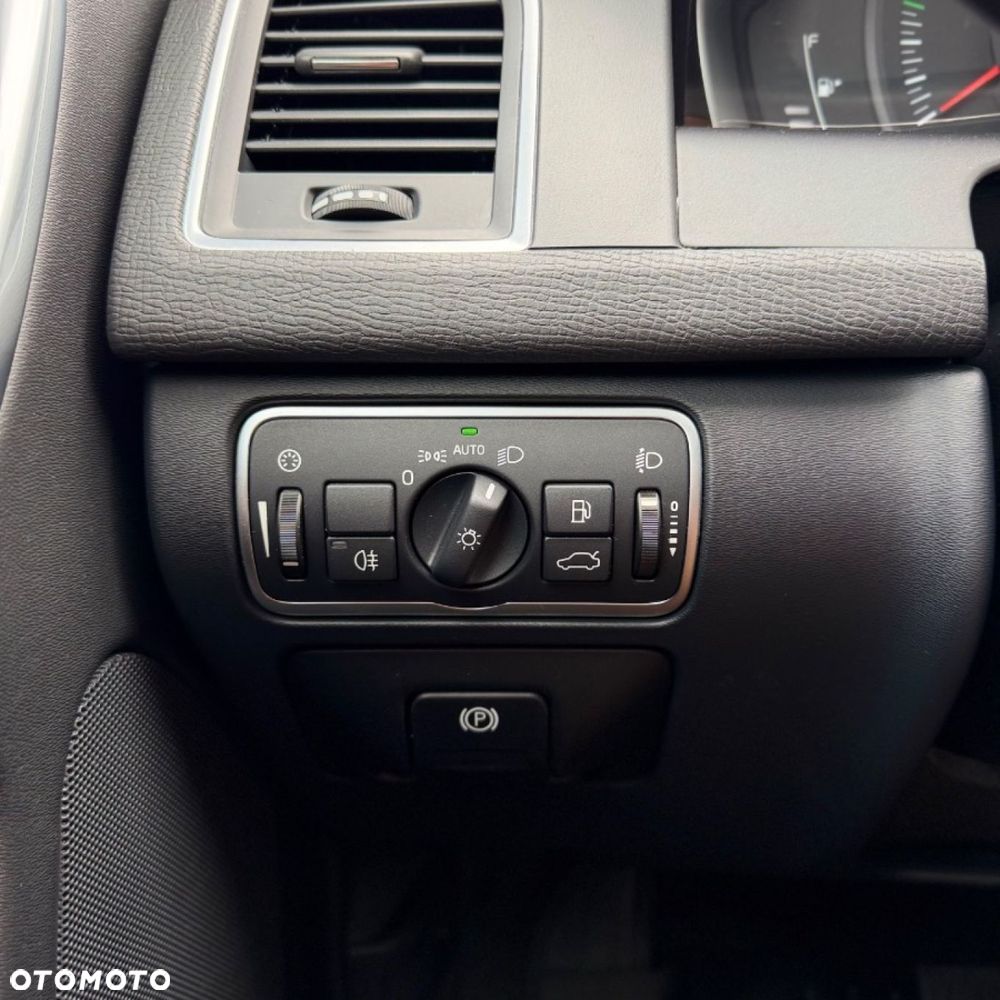 Volvo XC 60 - 35