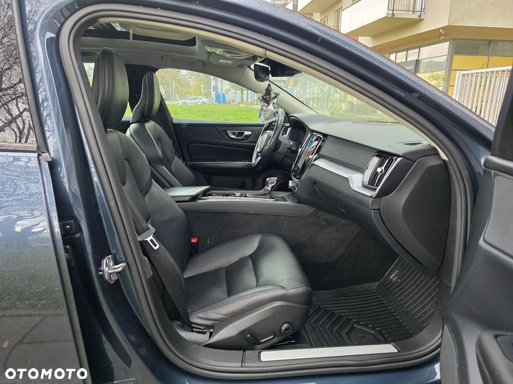 Volvo S60 T6 AWD Momentum Pro - 31