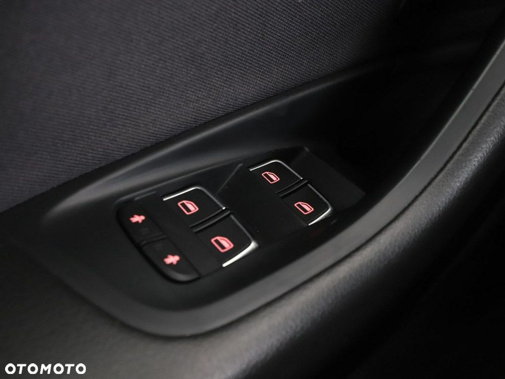 Audi A6 Avant 2.0 TDI Ultra S tronic - 35