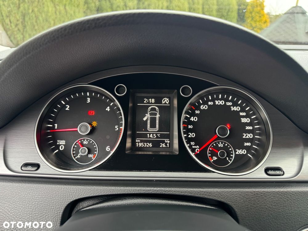 Volkswagen Passat - 24