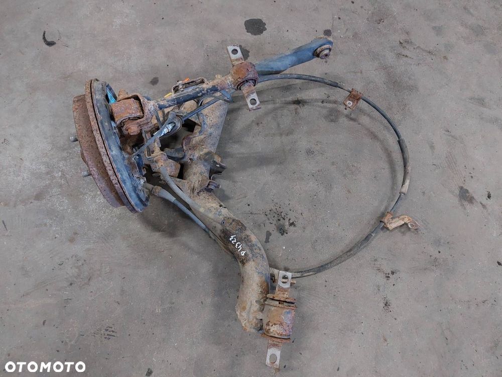 WAHACZ + PIASTA PRAWY TYŁ HONDA CIVIC VII HB 5D - 1