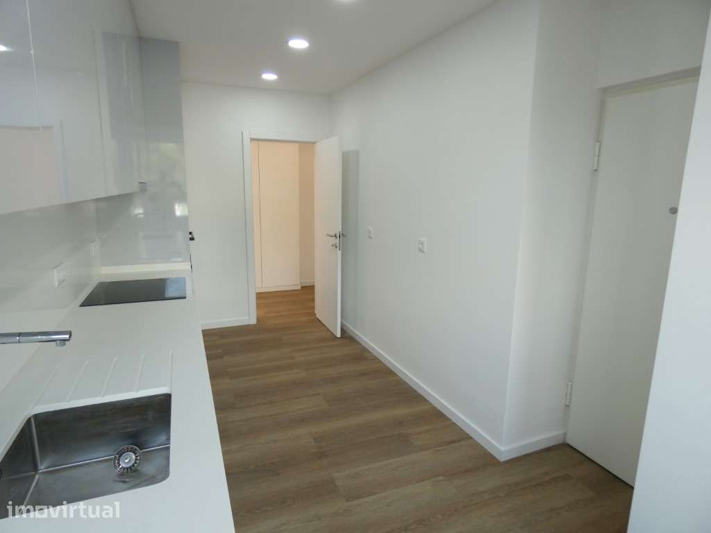 Apartamento T4 - Totalmente Remodelado - Grande imagem: 5/50
