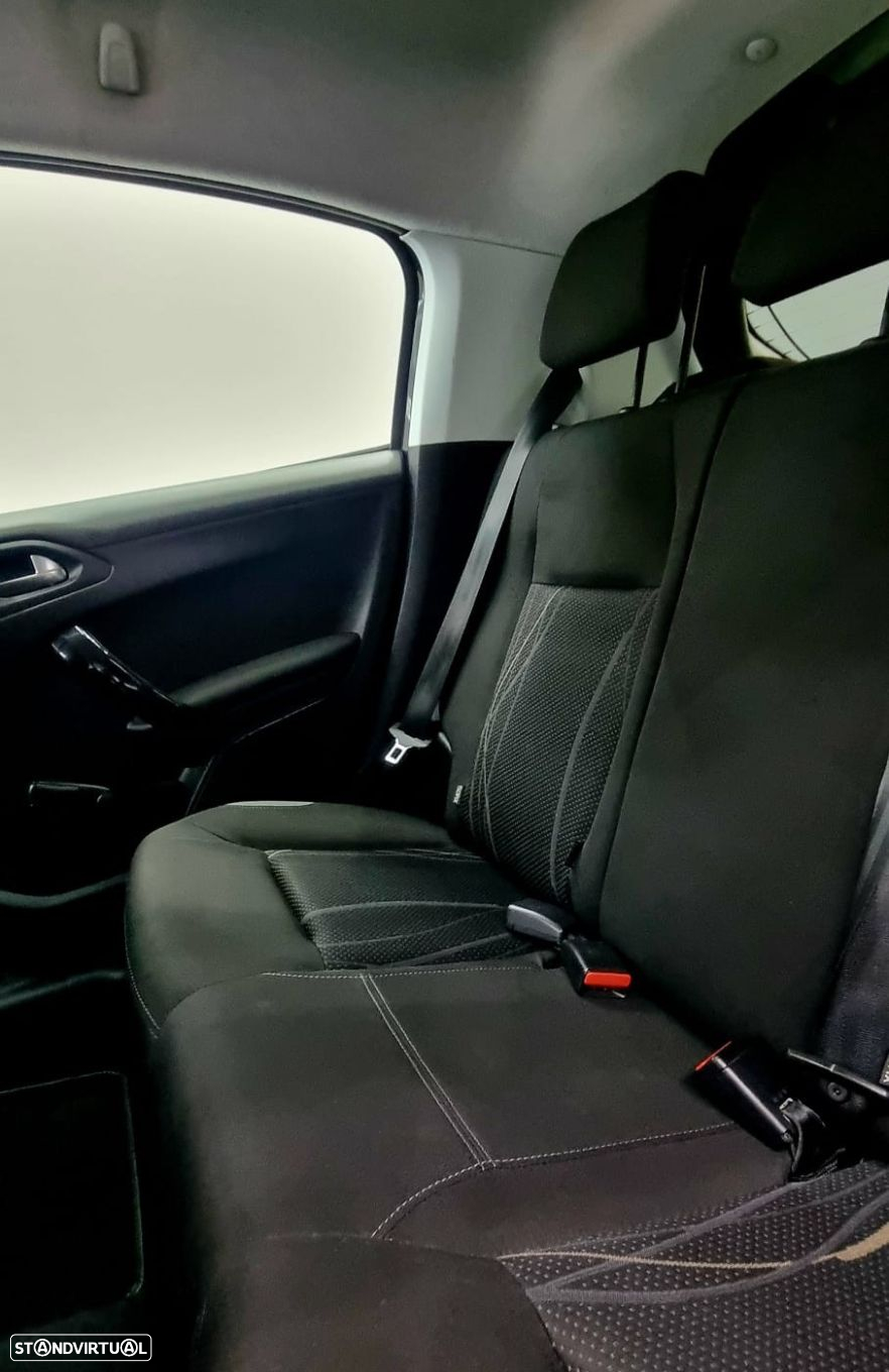 Peugeot 208 1.4 HDi - 10