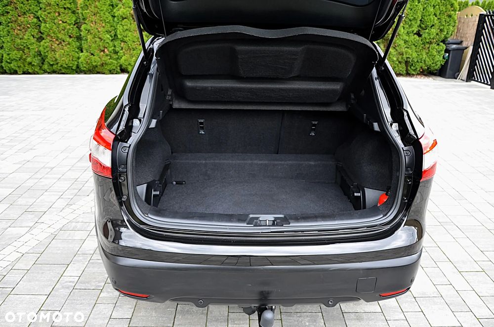 Nissan Qashqai 1.6 DCi Xtronic TEKNA - 25