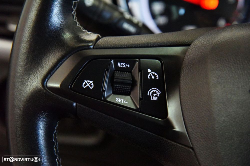 Opel Astra Sports Tourer - 13