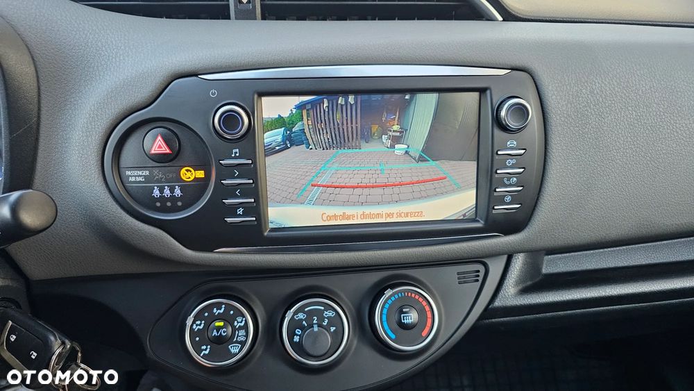 Toyota Yaris 1.0 Premium - 33