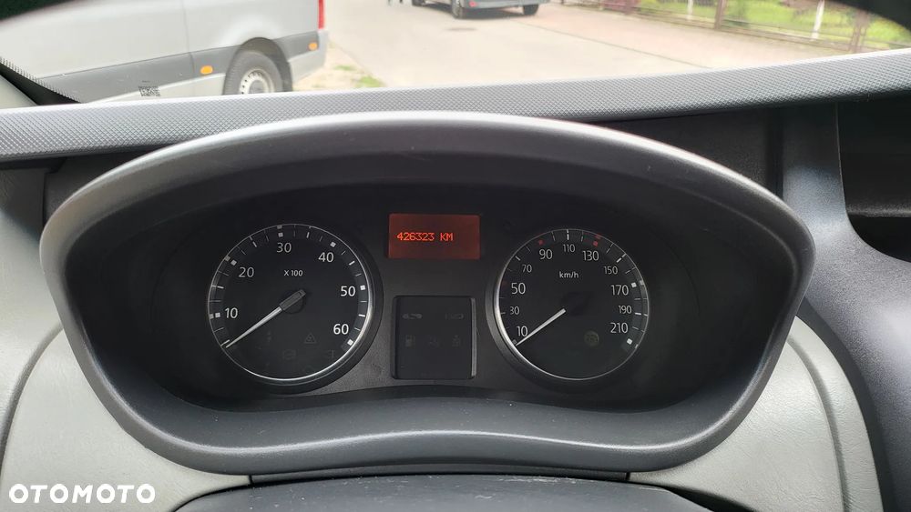 Renault Trafic 2.0 16V Combi L1H1 - 17