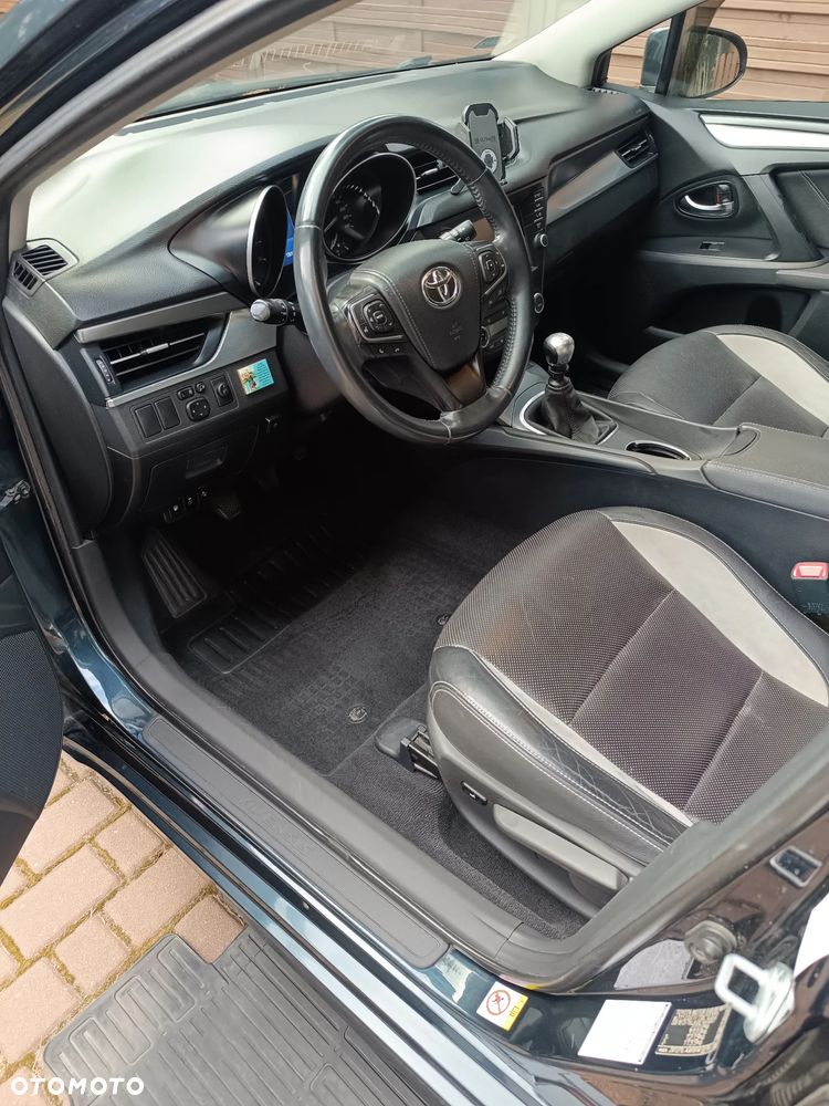 Toyota Avensis 1.8 Prestige - 4