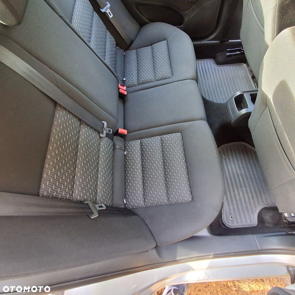 Skoda Octavia 1.6 Ambiente - 12