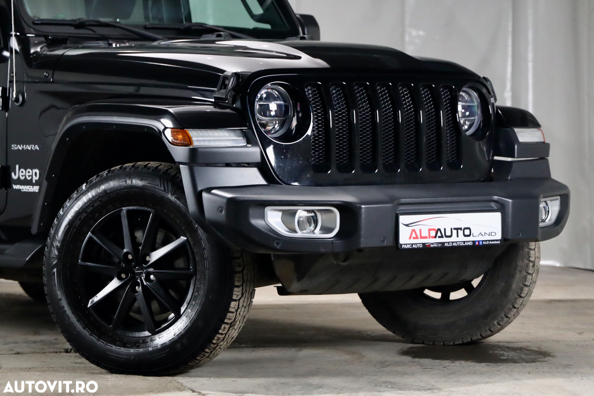 Jeep Wrangler Unlimited 2.2 CRD AT8 Sahara - 32