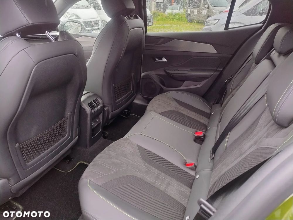 Peugeot 408 1.2 PureTech mHEV GT Exclusive S&S e-DSC6 - 29