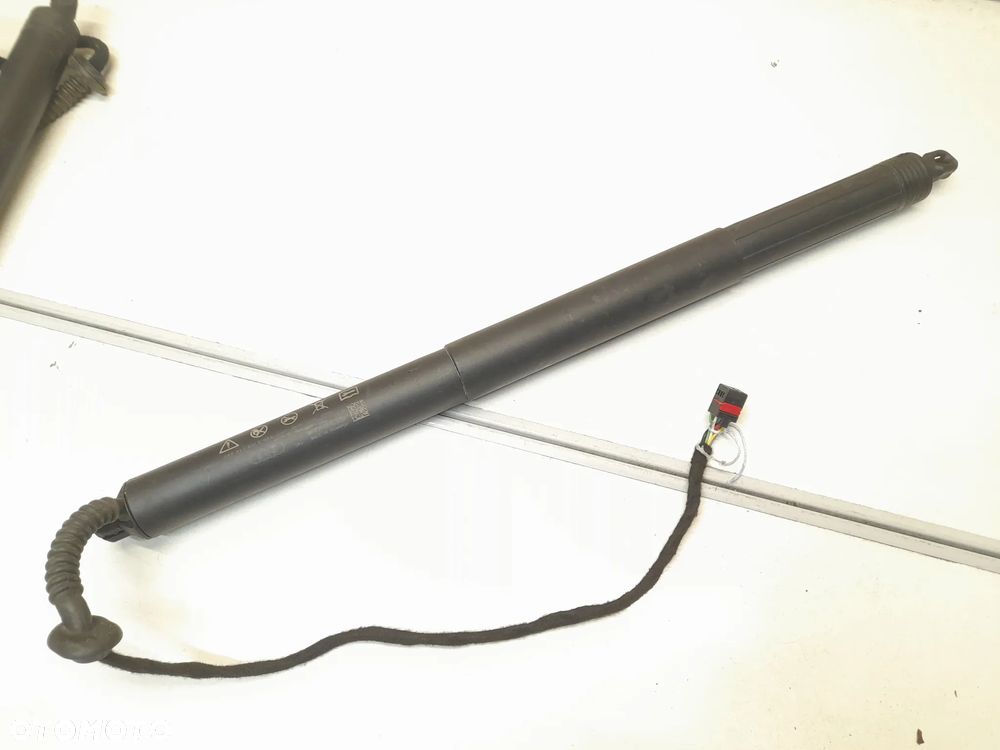 AUDI A5 S5 RS5 siłownik elektryczny klapy bagażnika 8W8827851E - 1