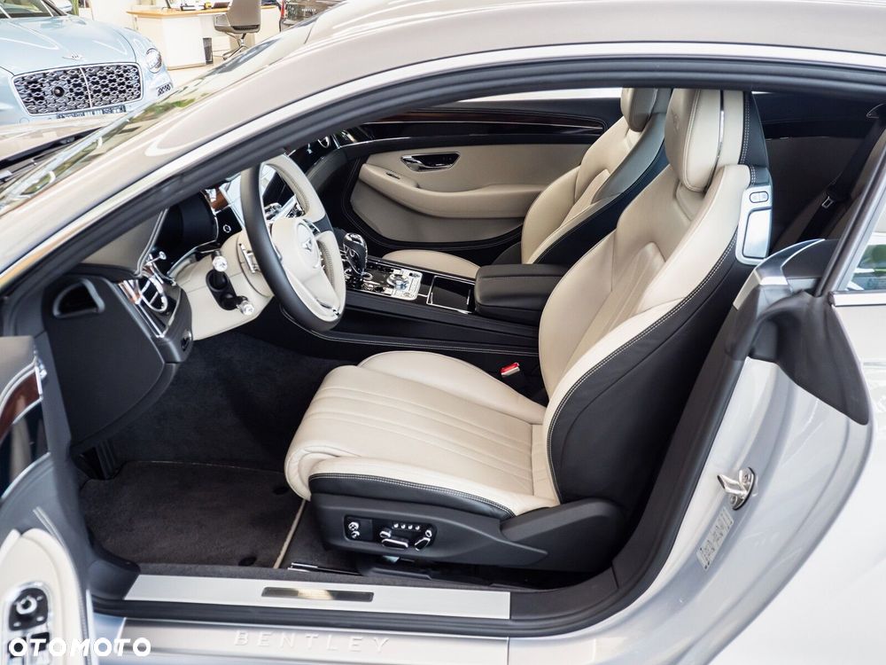 Bentley Continental GT - 13