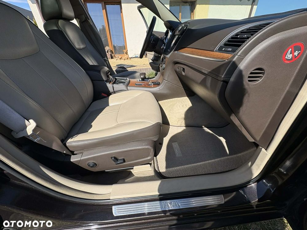 Lancia Thema 3.6 Executive - 11