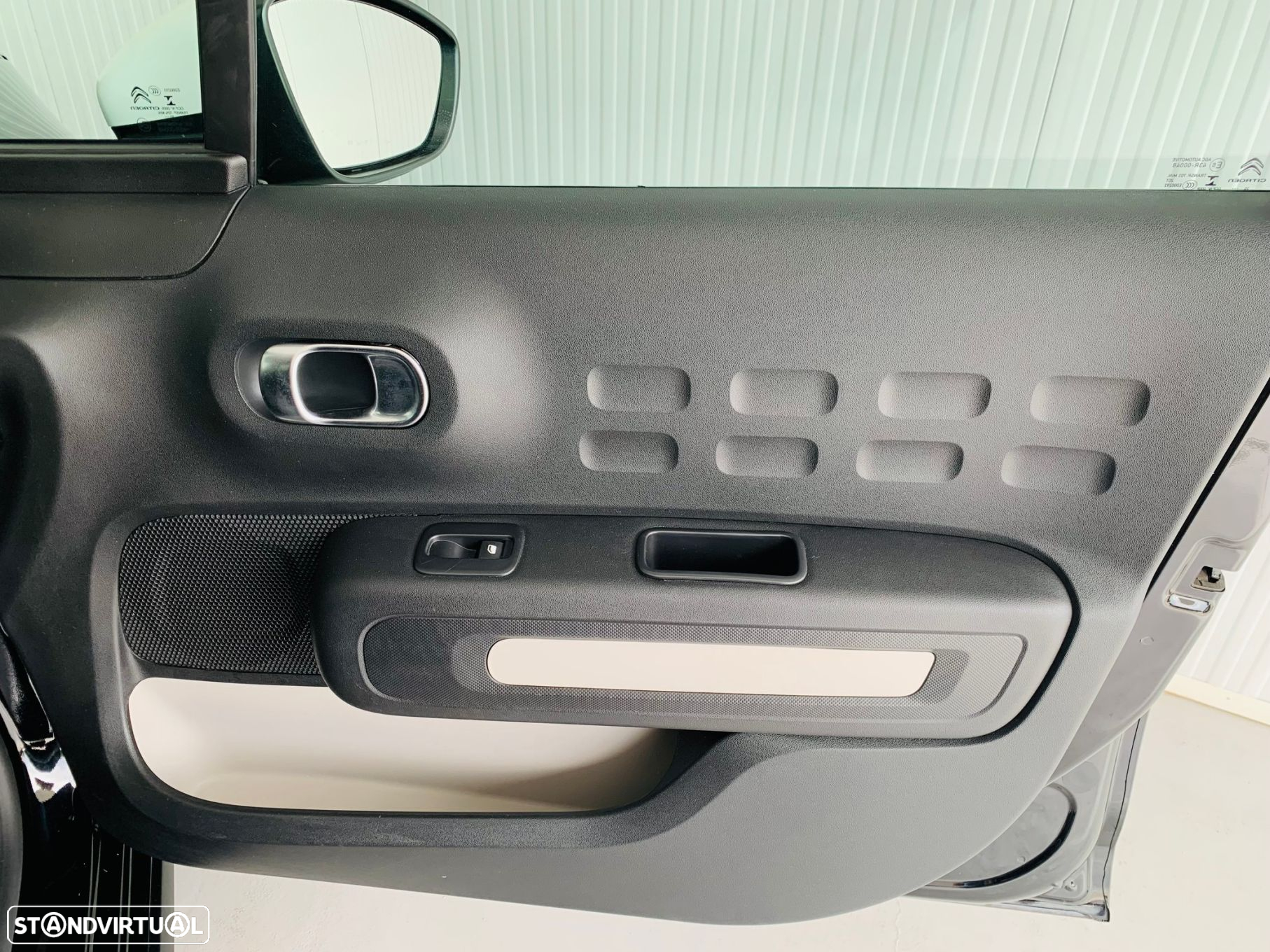 Citroën C3 1.2 PureTech Shine - 33