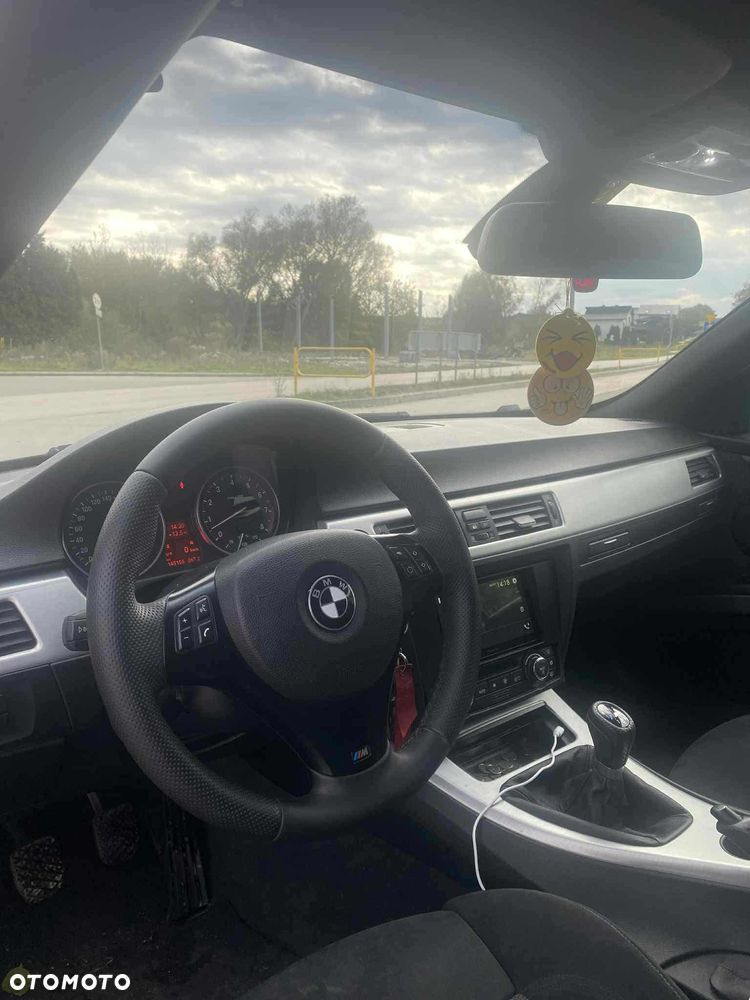 BMW Seria 3 325i M Sport Edition - 3