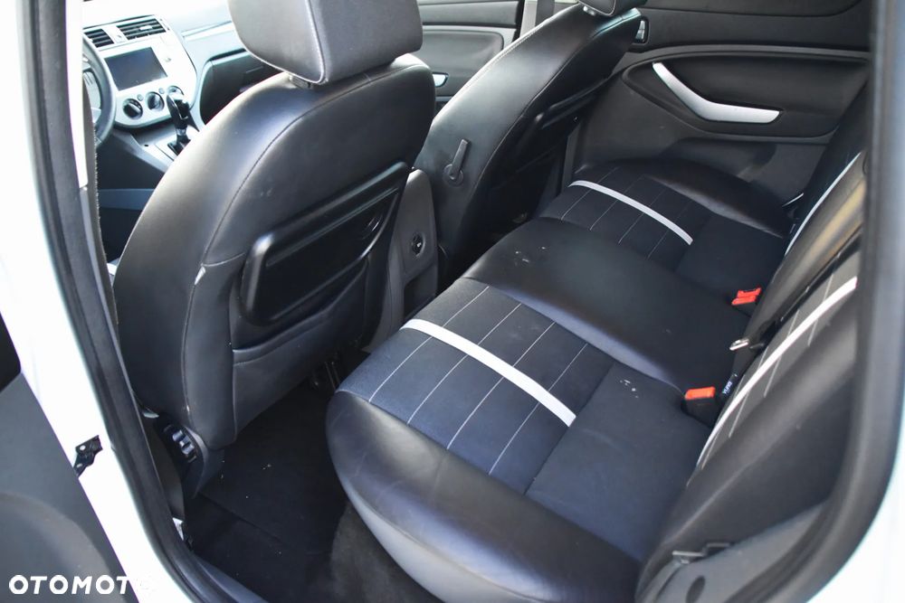 Ford Kuga 2.5 4x4 White Magic - 9