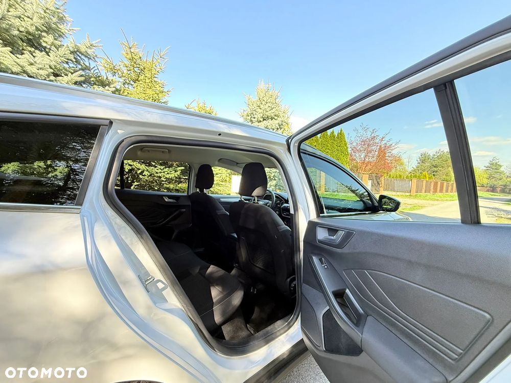 Ford Focus 1.0 EcoBoost Titanium - 31