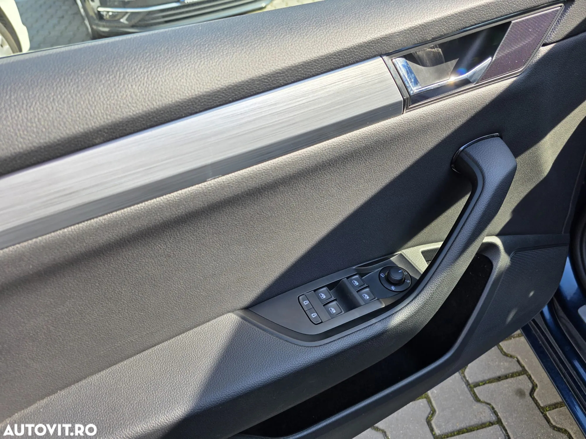 Skoda Superb Combi 2.0 TDI DSG Ambition - 12