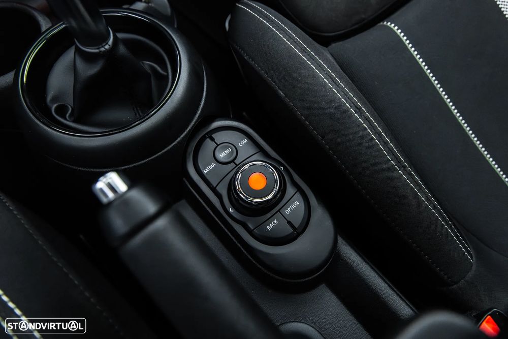 MINI 3 Portas John Cooper Works - 36