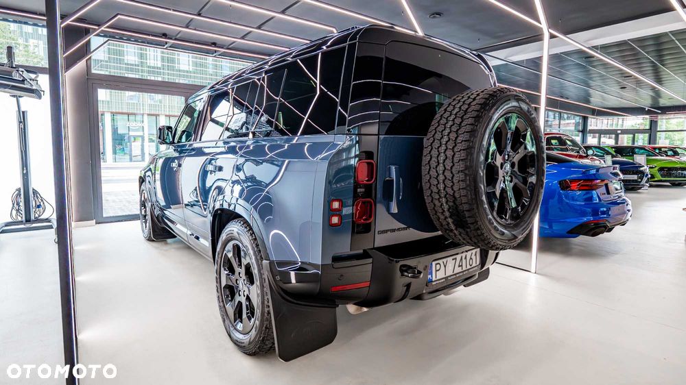 Land Rover Defender - 3