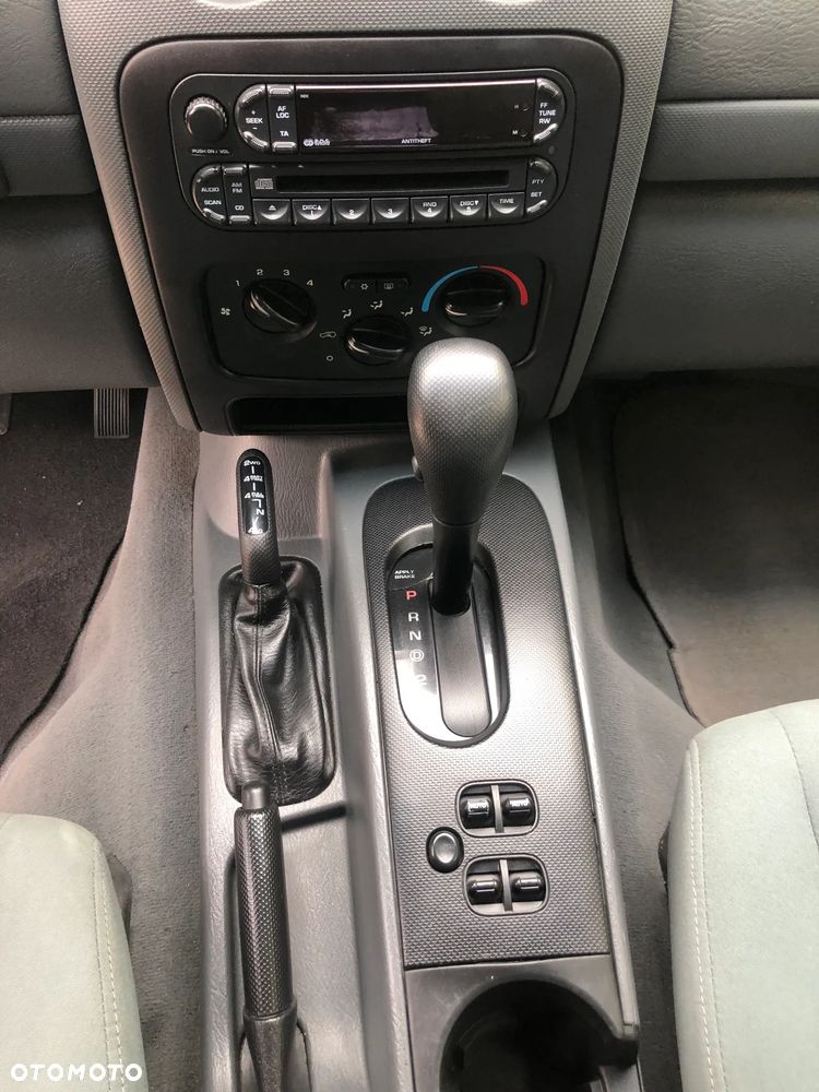 Jeep Cherokee - 12