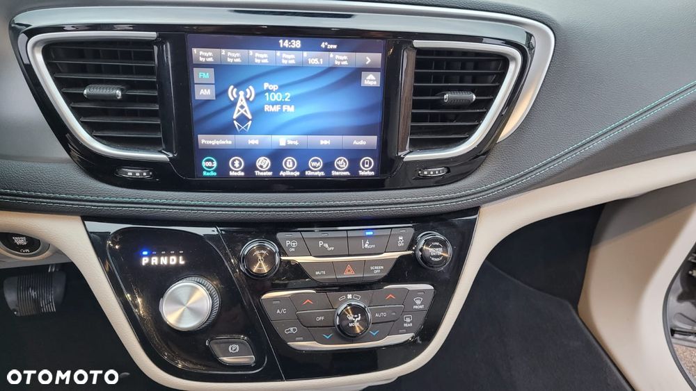 Chrysler Pacifica - 10