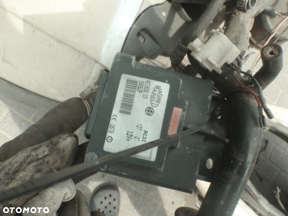 rama plastik nakładka nakladka zaślepka czasza  PIAGGIO HEXAGON GTX/LX/LXT/LX4 125 / HEXAGON GT/GTX 250 (E) Piaggio dużo części - 16