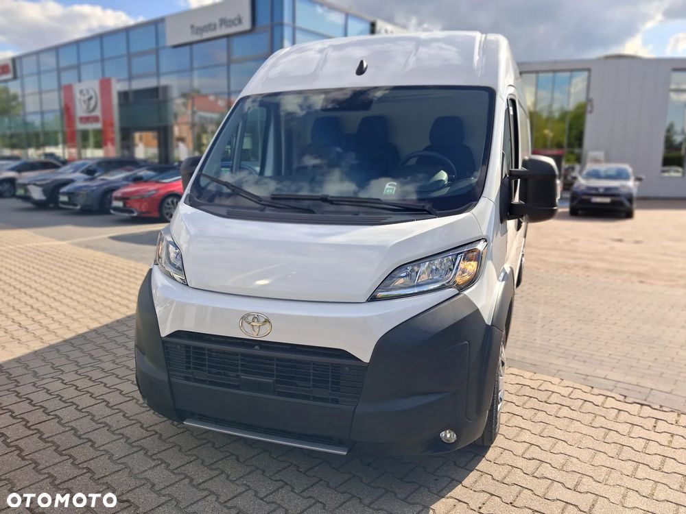 Toyota Furgon L4H2 Automat - 1