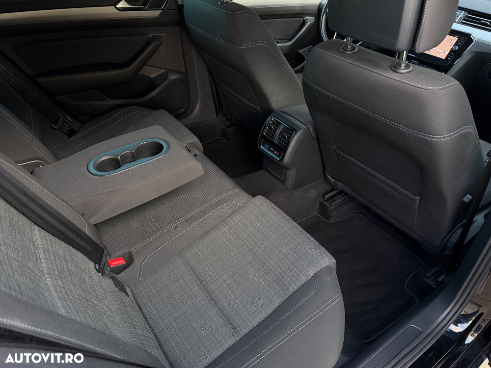 Volkswagen Passat 2.0 TDI SCR DSG Business - 14