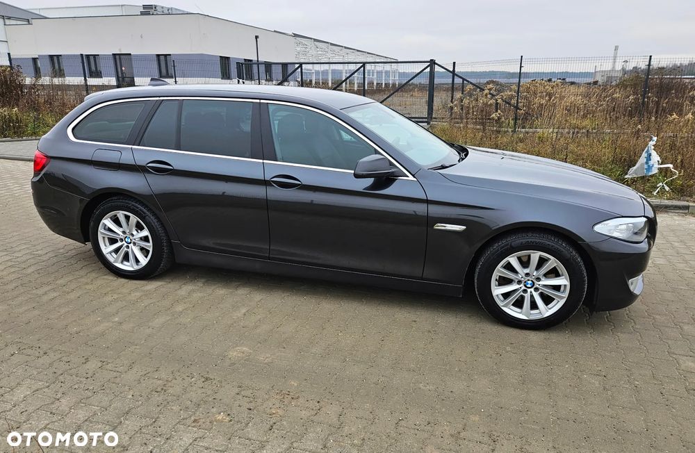 BMW Seria 5 520d Sport-Aut - 3