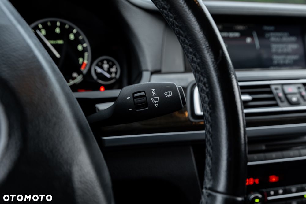 BMW Seria 7 750i xDrive - 30