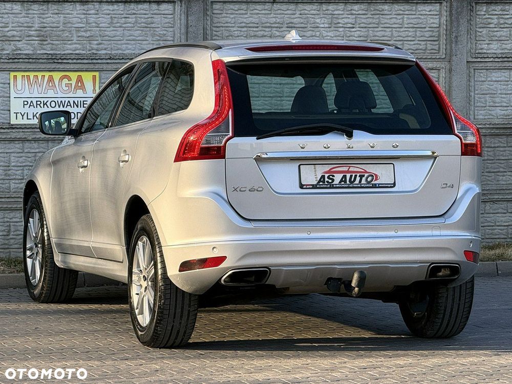 Volvo XC 60 D4 Momentum Pro - 4