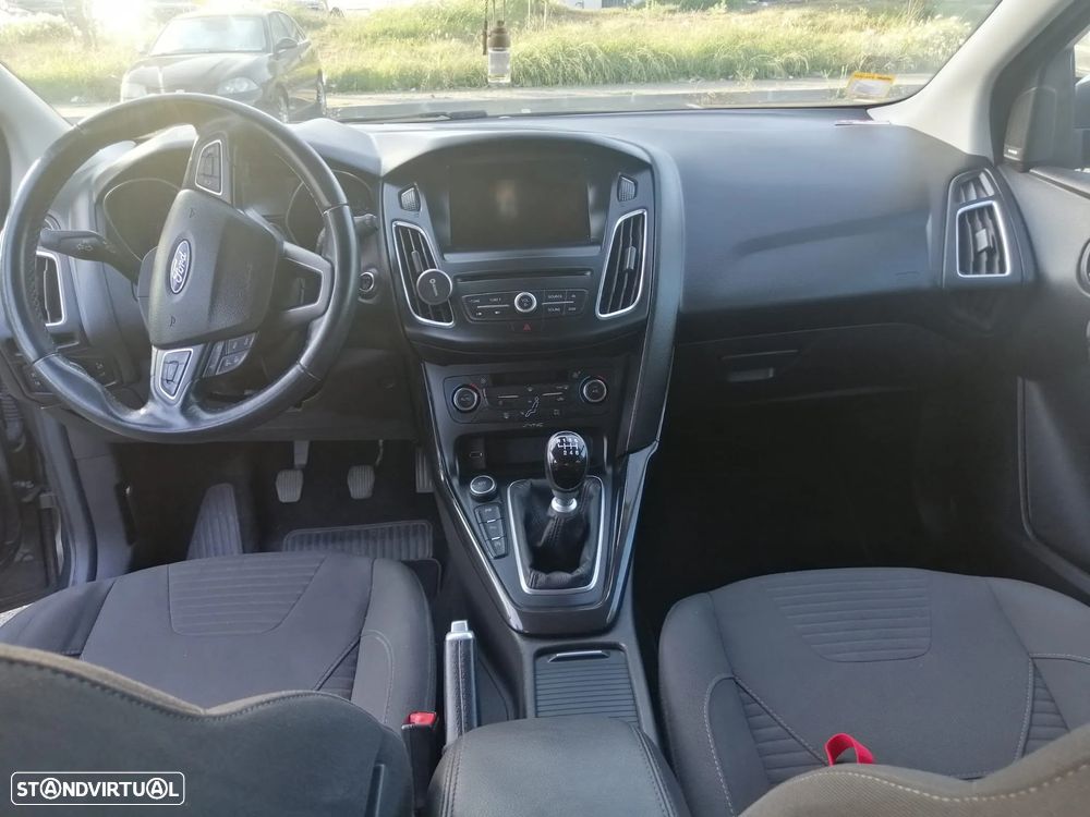 Ford Focus 1.0 SCTi Titanium - 22