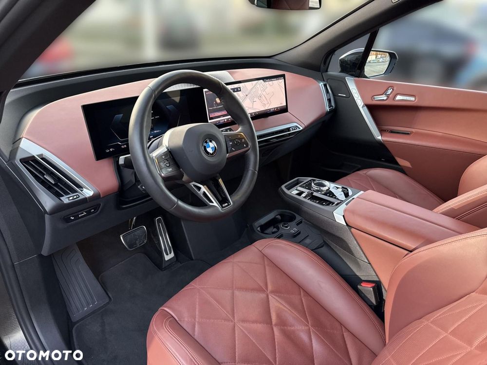 BMW iX - 4