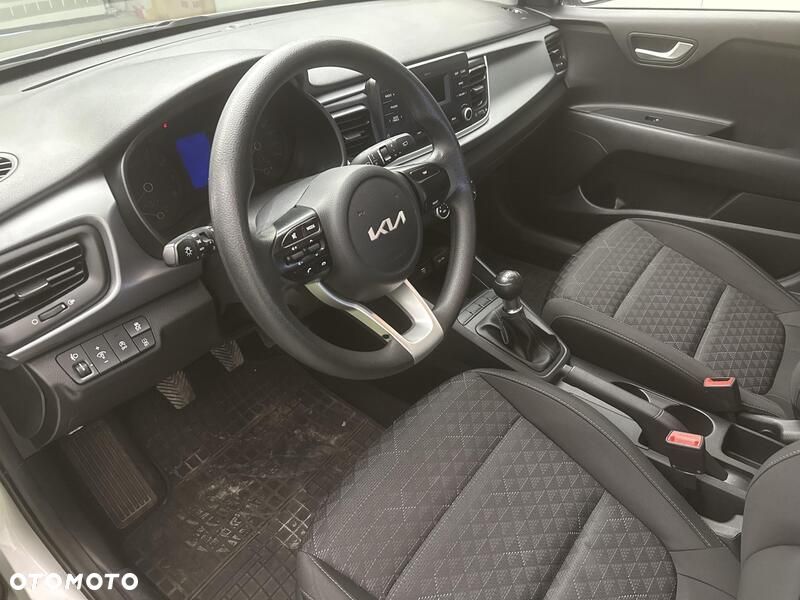 Kia Rio 1.2 M - 10