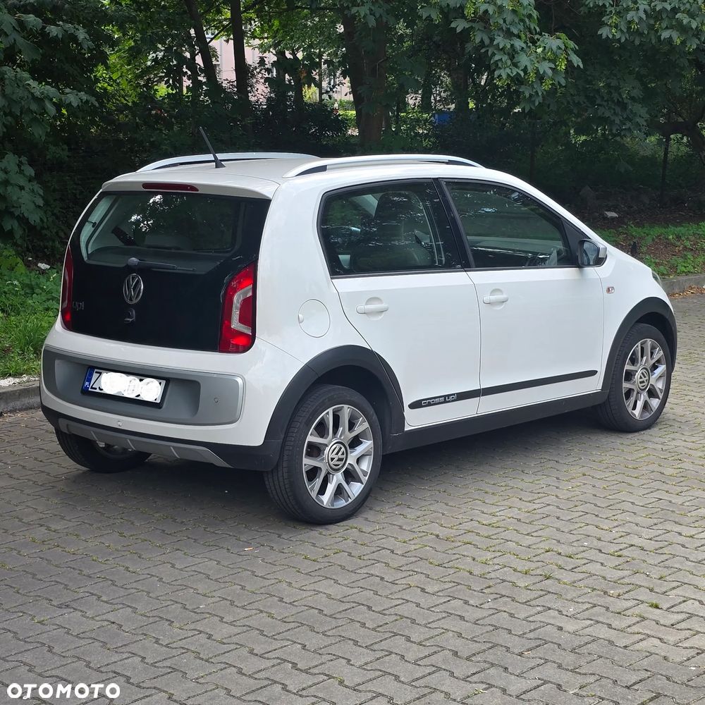 Volkswagen up! 1.0 cross - 3