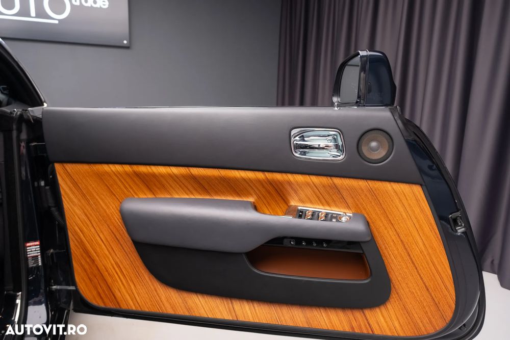 Rolls-Royce Wraith - 12