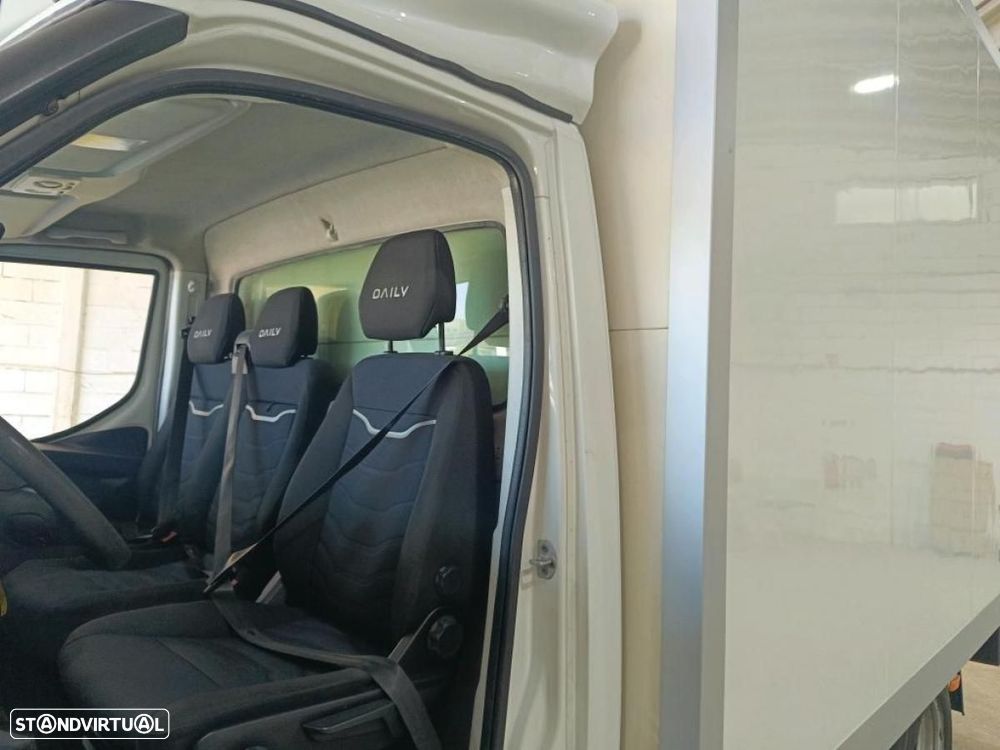 Iveco Daily 3.0 35C18H 3450 c/PLATAFORMA 3L c/IVA - 4