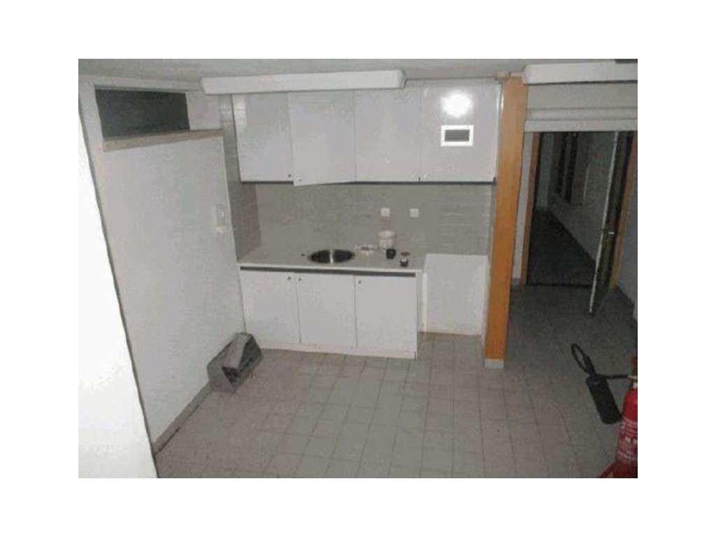 Fantástico espaço comercial situado na vila de São vicente da Beira - Grande imagem: 4/5