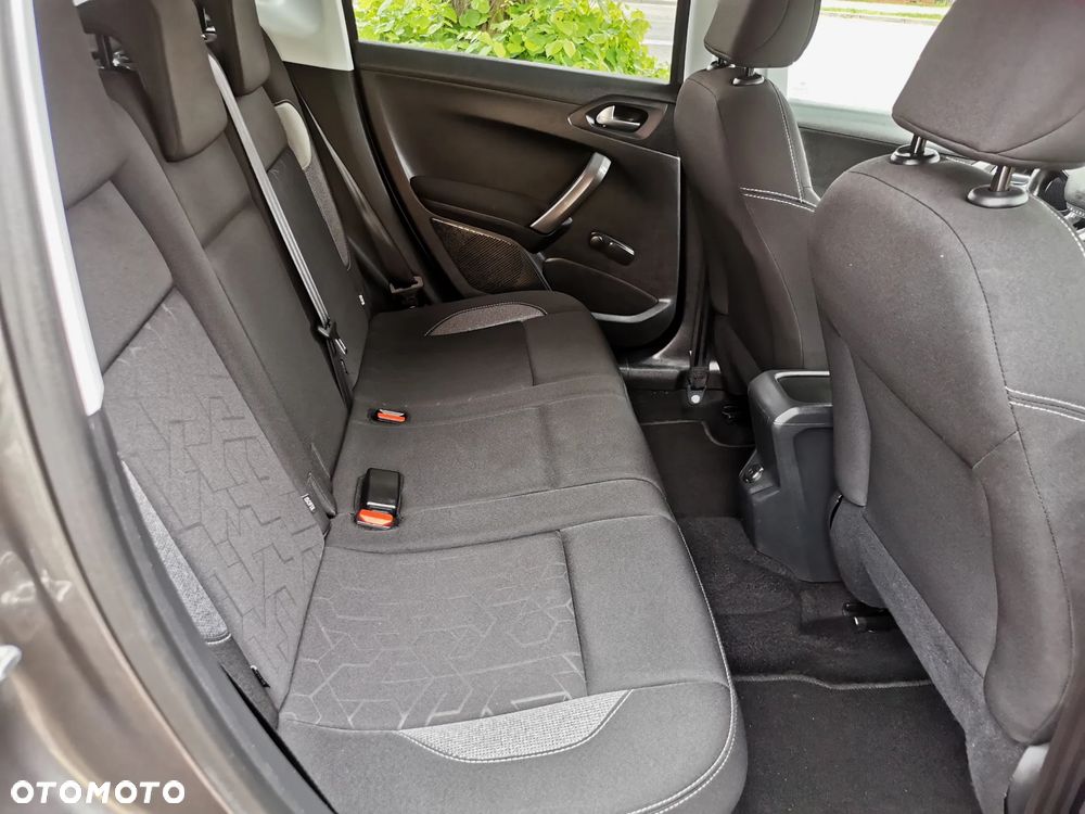 Peugeot 2008 1.2 Pure Tech Style EU6 - 8